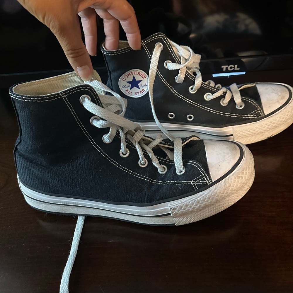Girls converse size 4
